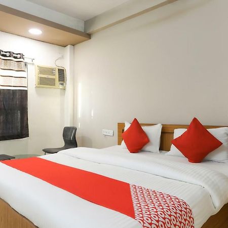 Oyo 43851 Hotel Virasat Māndu Εξωτερικό φωτογραφία