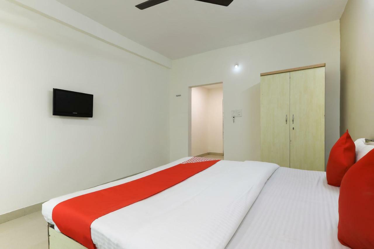 Oyo 43851 Hotel Virasat Māndu Εξωτερικό φωτογραφία