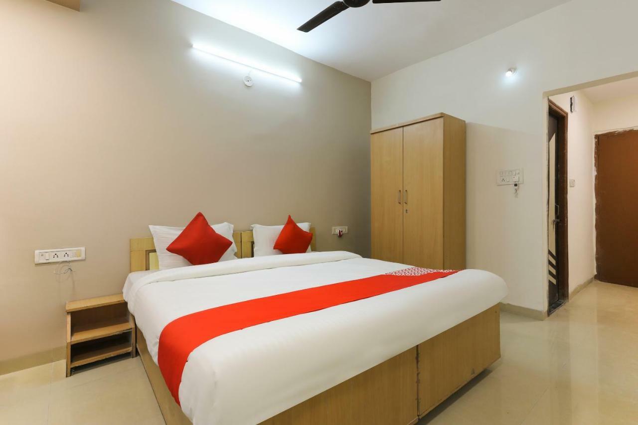 Oyo 43851 Hotel Virasat Māndu Εξωτερικό φωτογραφία