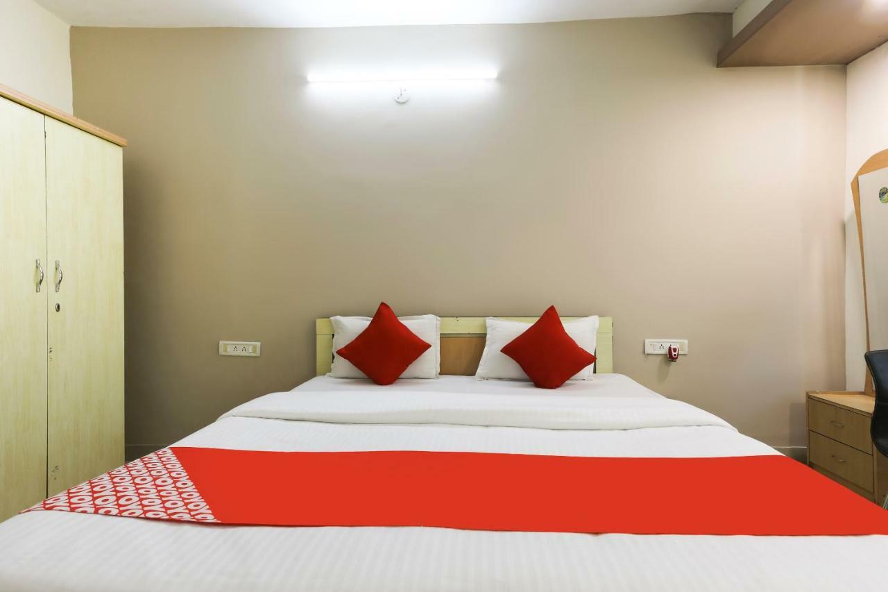 Oyo 43851 Hotel Virasat Māndu Εξωτερικό φωτογραφία