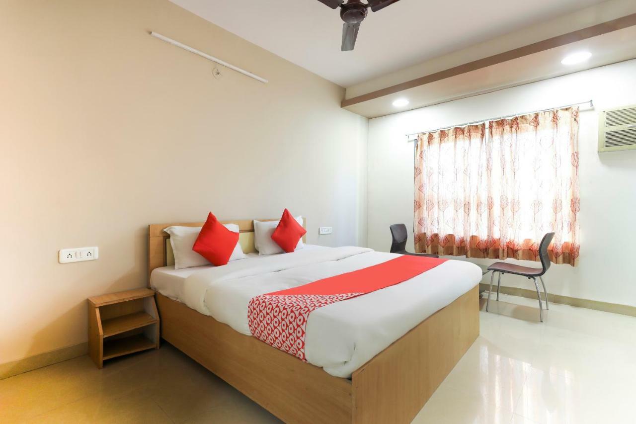 Oyo 43851 Hotel Virasat Māndu Εξωτερικό φωτογραφία