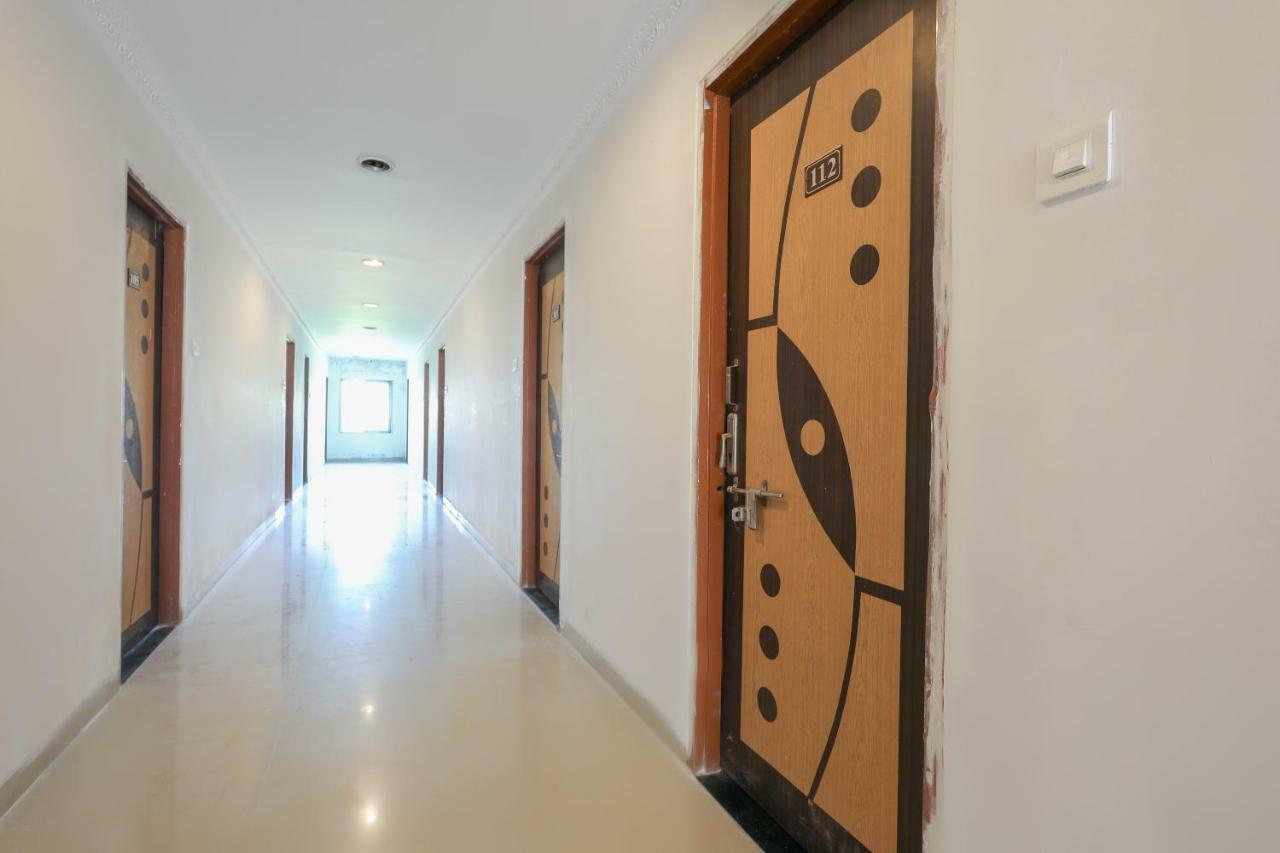Oyo 43851 Hotel Virasat Māndu Εξωτερικό φωτογραφία