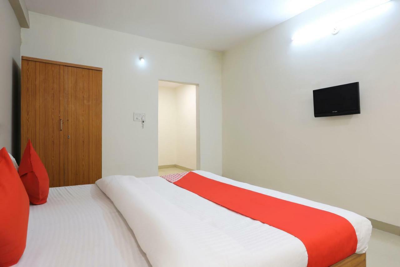 Oyo 43851 Hotel Virasat Māndu Εξωτερικό φωτογραφία
